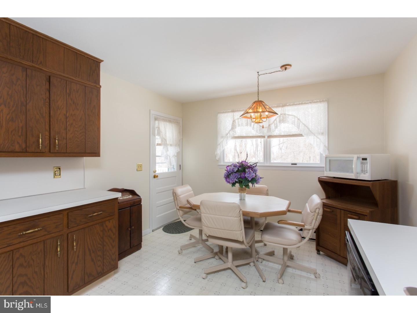197 Rose Valley Road Pottstown, PA 19464 - Photo 7 of 25 Kitchen