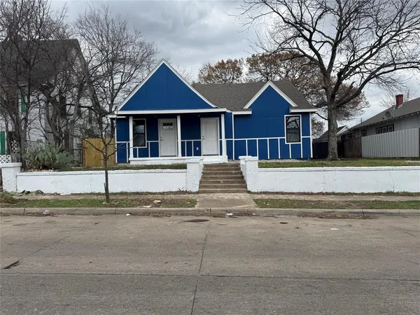 $450,000 | 2010 Market Avenue, Fort Worth, TX 76164
