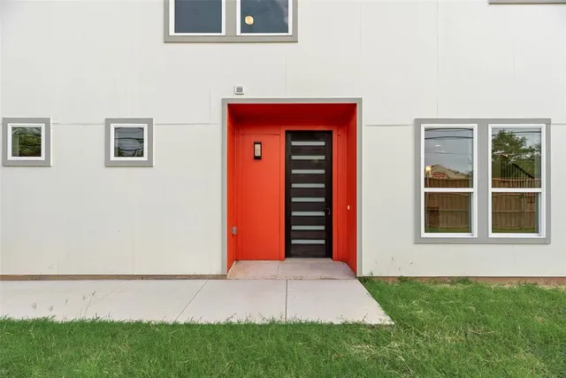 $423,700 | 2326 Fairfax Drive, Irving, TX 75060