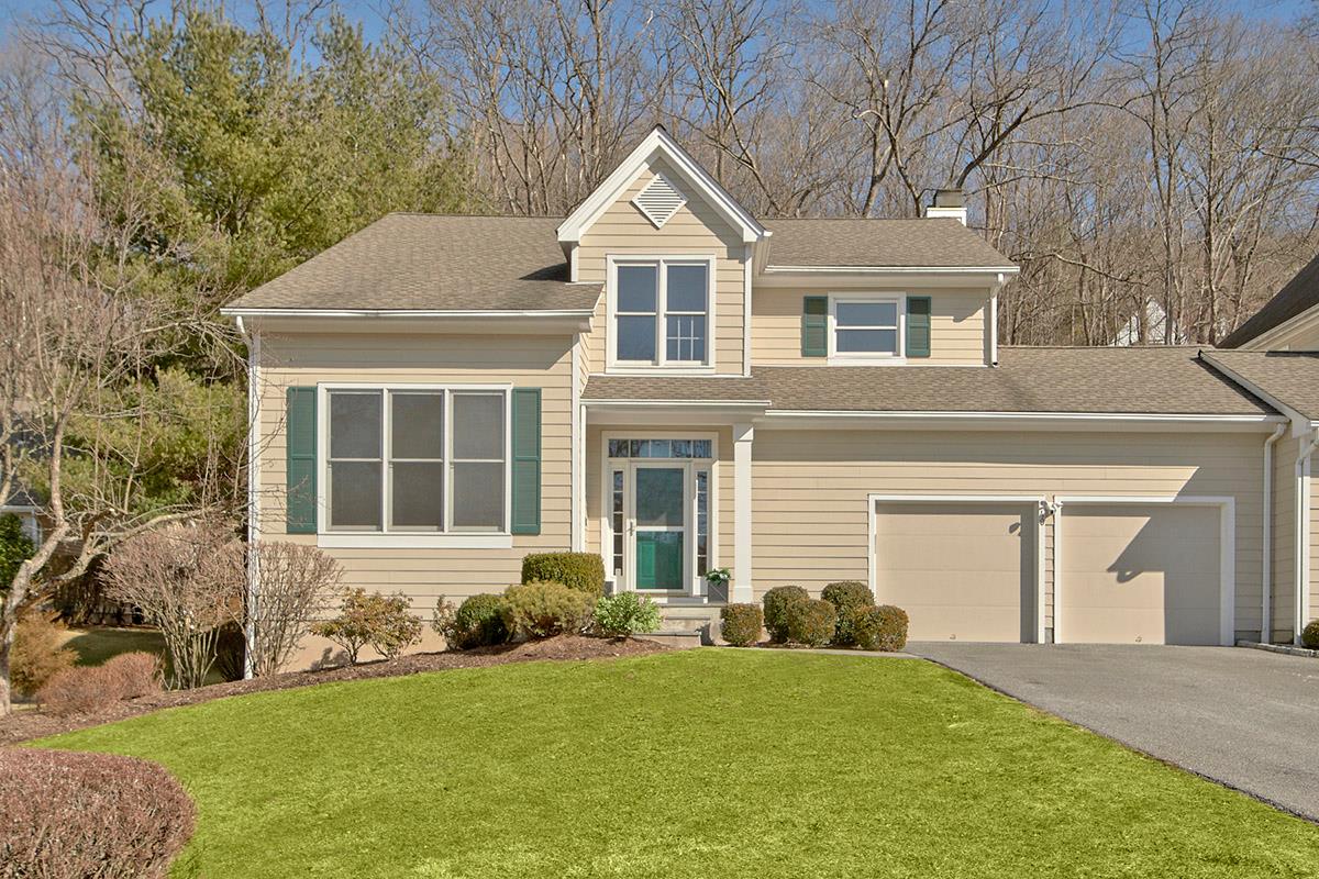 40 Weaver's Hill Mount Kisco, NY 10549 - Photo 1 of 1 front view of a house with a yard