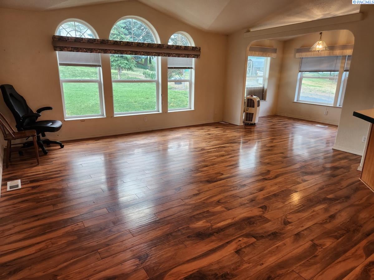 1151 Gene Webb Road St. John, WA 99171 - Photo 9 of 38 Gallery Image 9
