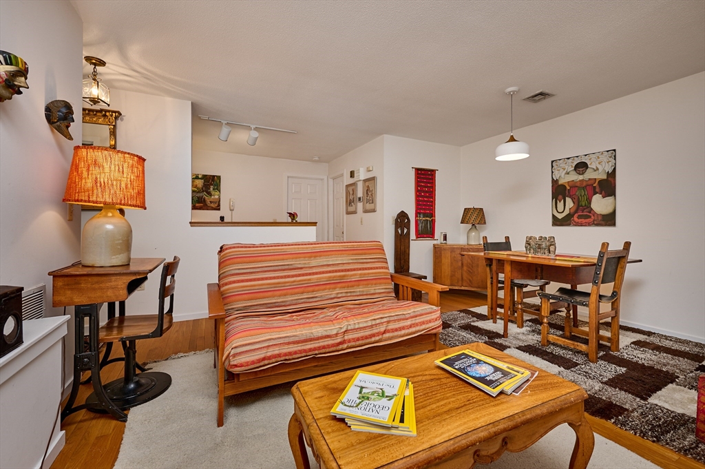57 Amity Place, Unit 57 Amherst, MA 01002 - Photo 6 of 26