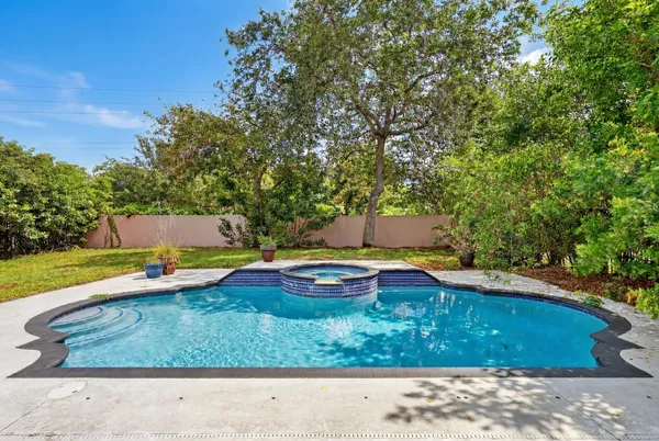 $899,000 | 10749 Nashville Drive, Cooper City, FL 33026