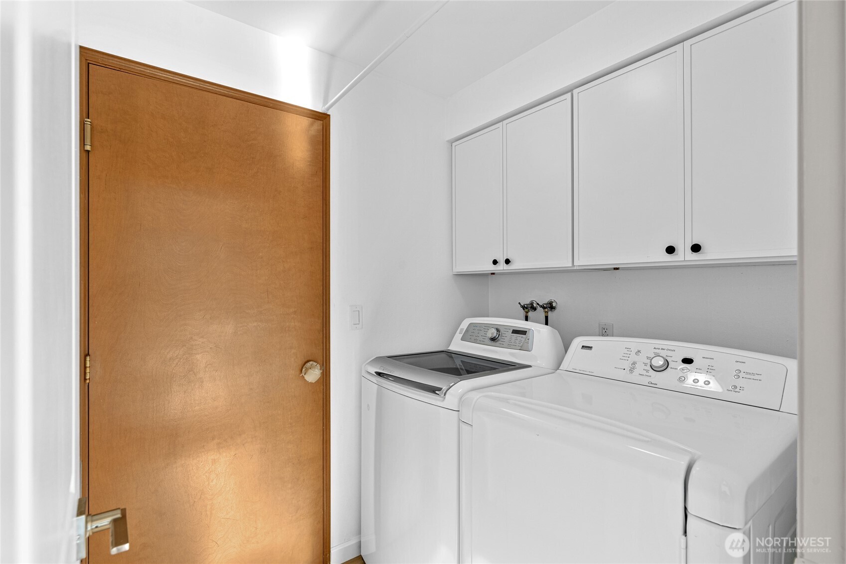 5824 111th Place Southwest Mukilteo, WA 98275 - Photo 14 of 38 a utility room with dryer and washer