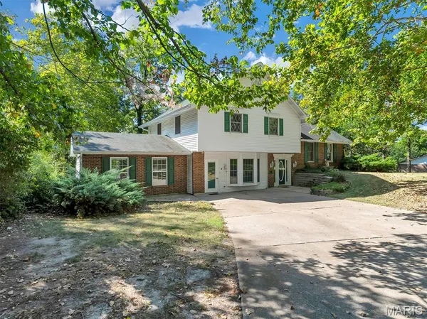 $350,000 | 31 El Viento Drive, Washington, MO 63090