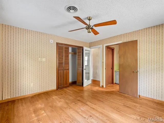 $394,000 | 31 El Viento Drive, Washington, MO 63090