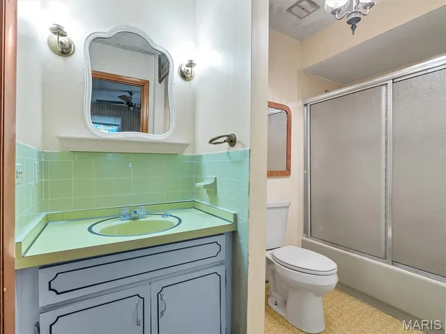 $394,000 | 31 El Viento Drive, Washington, MO 63090