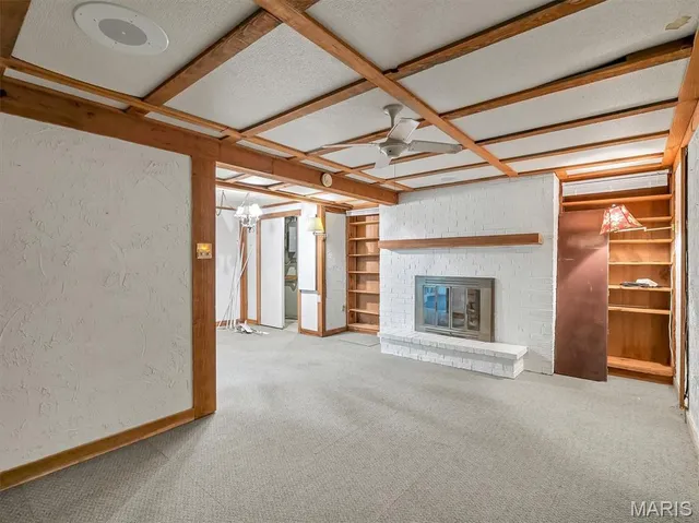 $394,000 | 31 El Viento Drive, Washington, MO 63090