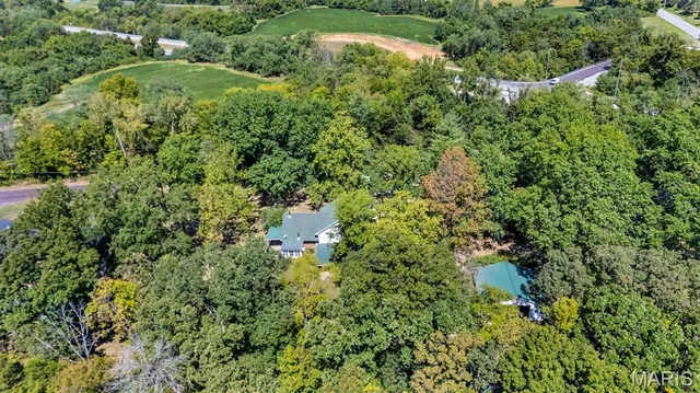 $394,000 | 31 El Viento Drive, Washington, MO 63090