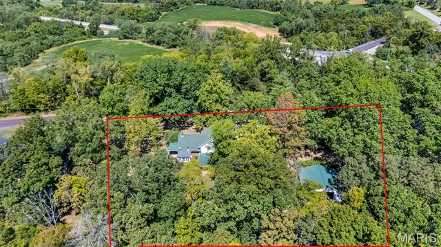 $394,000 | 31 El Viento Drive, Washington, MO 63090