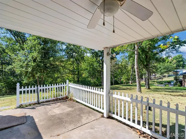 $394,000 | 31 El Viento Drive, Washington, MO 63090