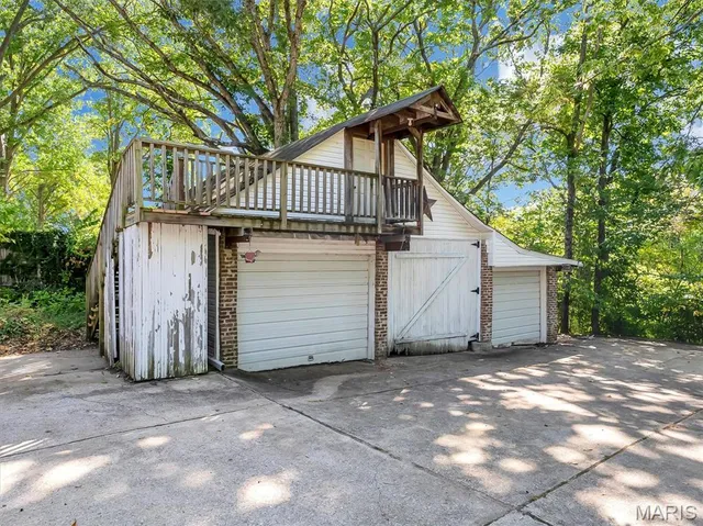 $394,000 | 31 El Viento Drive, Washington, MO 63090