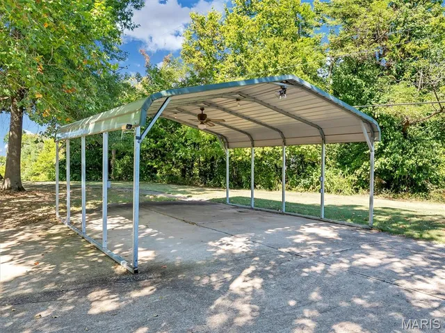 $394,000 | 31 El Viento Drive, Washington, MO 63090