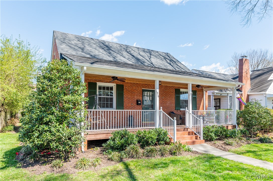1910 Seddon Road Richmond, VA 23227 - Photo 2 of 39 front view of a house with a yard