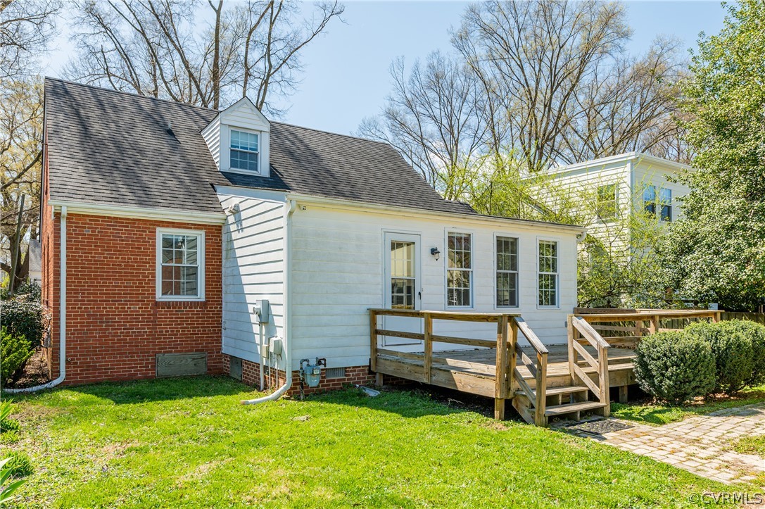 1910 Seddon Road Richmond, VA 23227 - Photo 35 of 39 a front view of a house with a yard