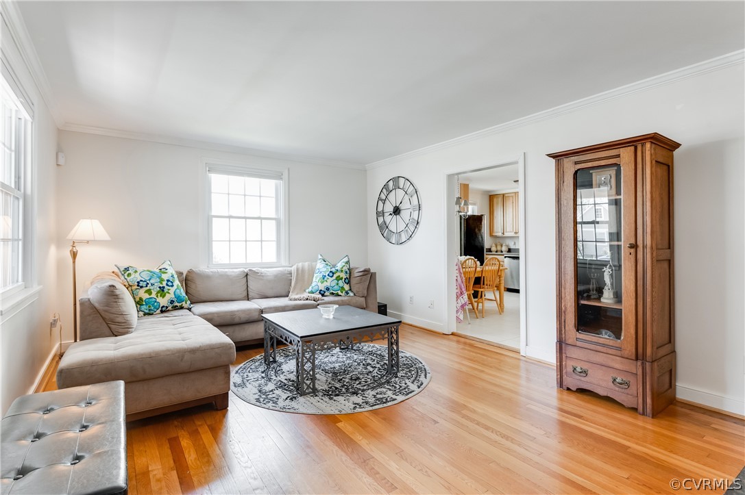 1910 Seddon Road Richmond, VA 23227 - Photo 4 of 39 a living room with furniture and a wooden floor