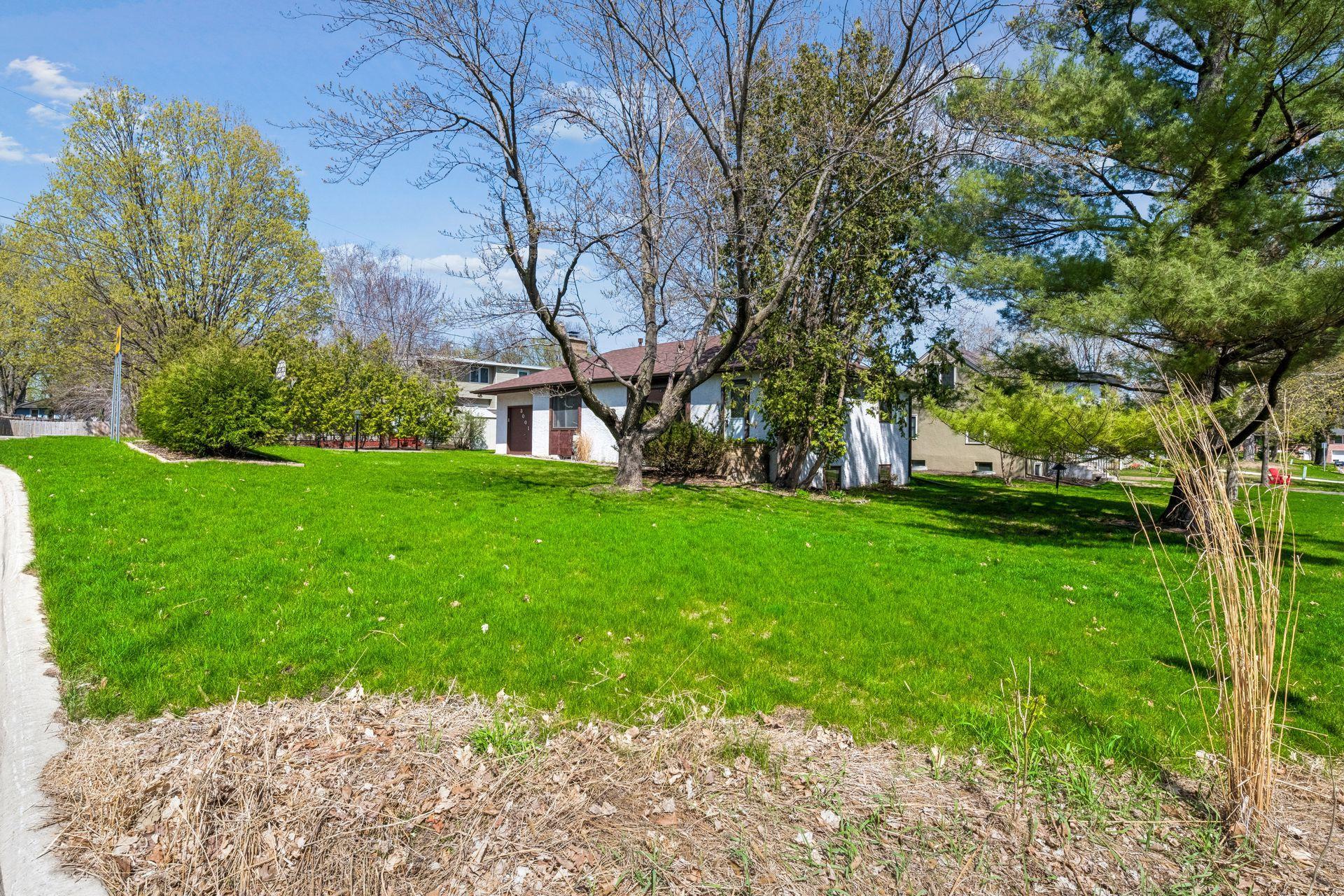 3001 Groveland School Road Minnetonka, MN 55391 - Photo 33 of 49