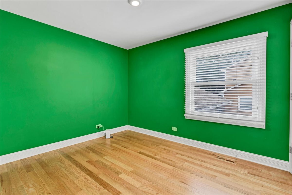 27 Spring Valley Lane Streamwood, IL 60107 - Photo 15 of 32 Gallery Image 15