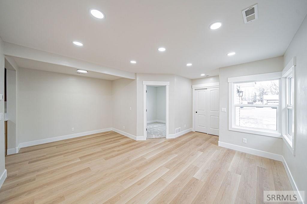 136 West Elm Street Shelley, ID 83274 - Photo 4 of 31