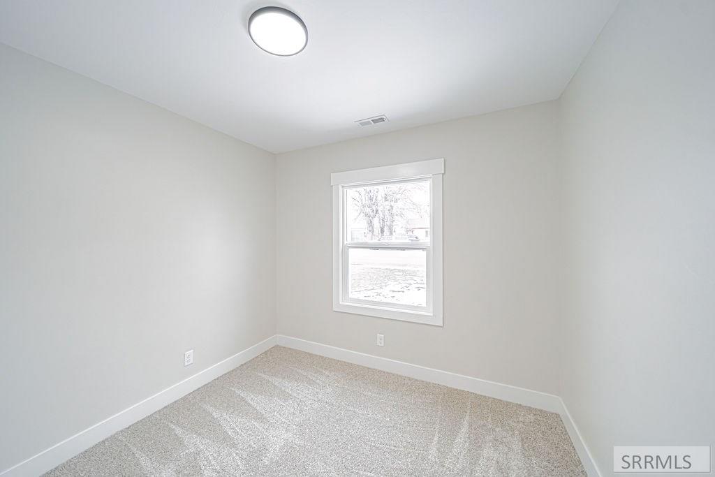 136 West Elm Street Shelley, ID 83274 - Photo 6 of 31