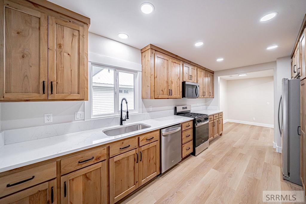 136 West Elm Street Shelley, ID 83274 - Photo 10 of 31