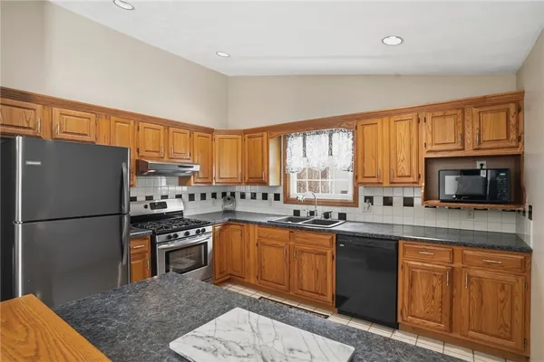 $619,900 | 24 Sandy Lane, Bristol, RI 02809