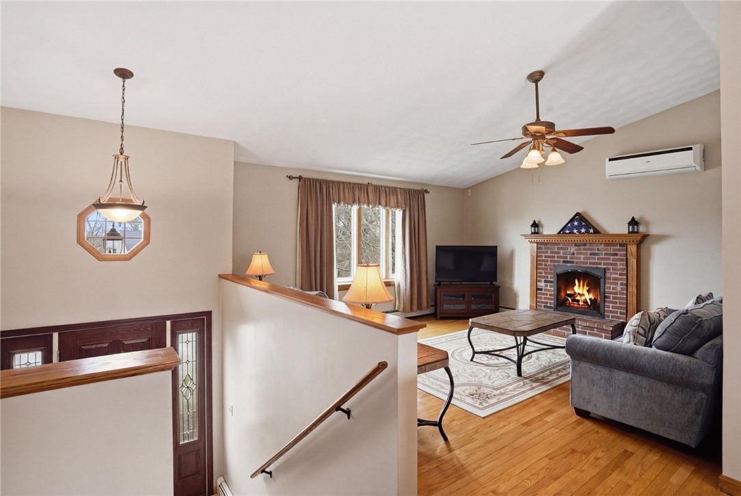 24 Sandy Lane Bristol, RI 02809 - Photo 7 of 27 Spacious open concept living room with with Eastern exposure.