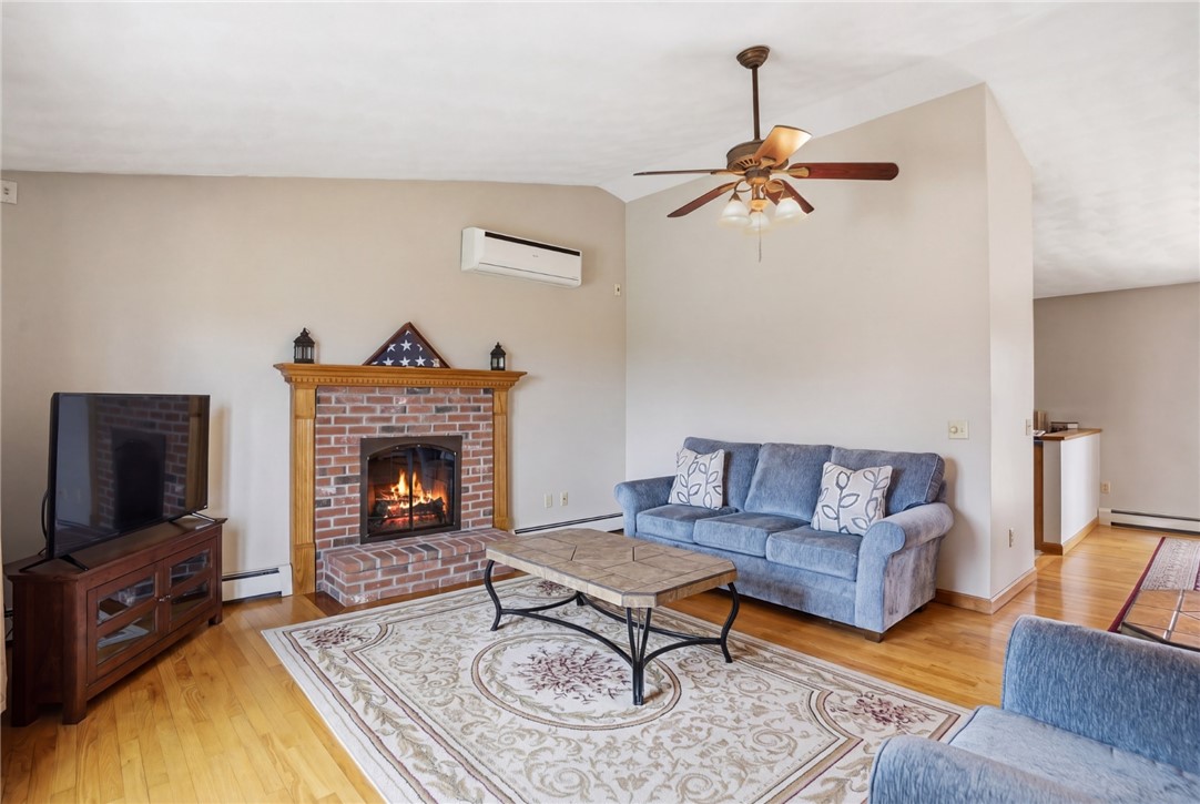 24 Sandy Lane Bristol, RI 02809 - Photo 9 of 27