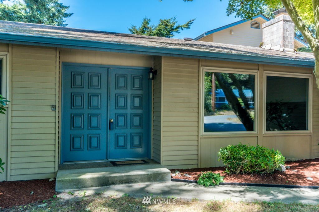 1913 Island View Road Oak Harbor, WA 98277 - Photo 2 of 25 Gallery Image 2