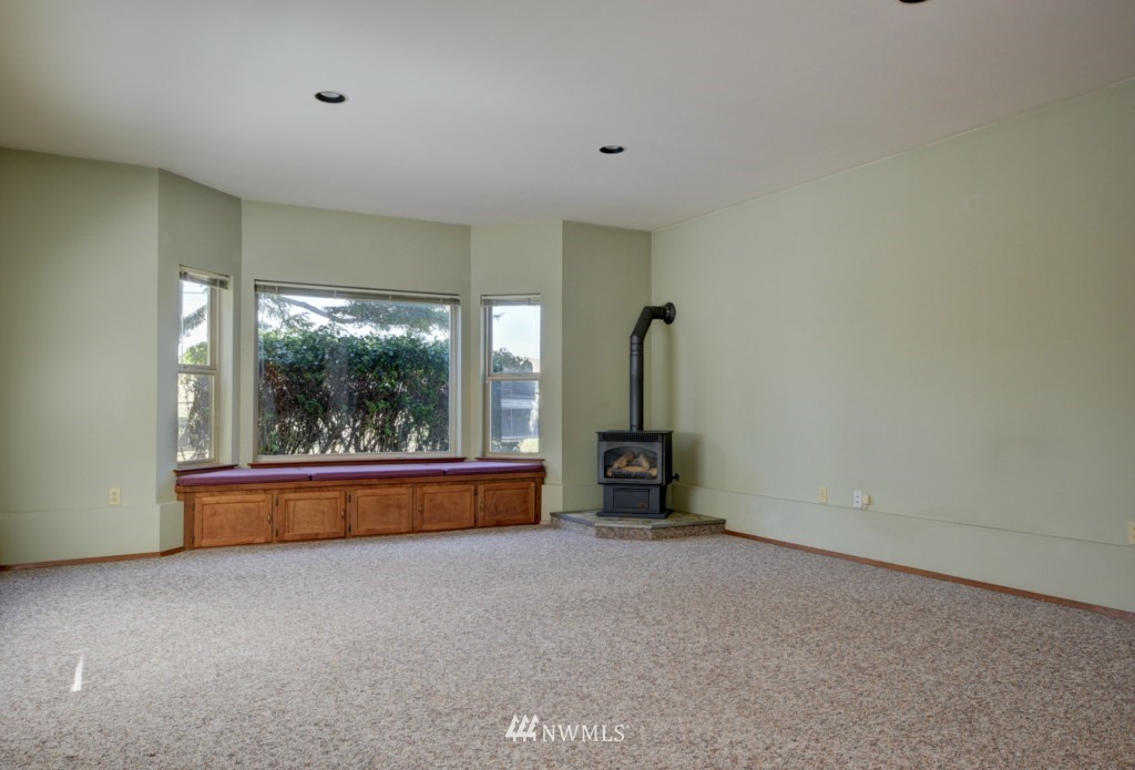 1913 Island View Road Oak Harbor, WA 98277 - Photo 12 of 25 Gallery Image 12