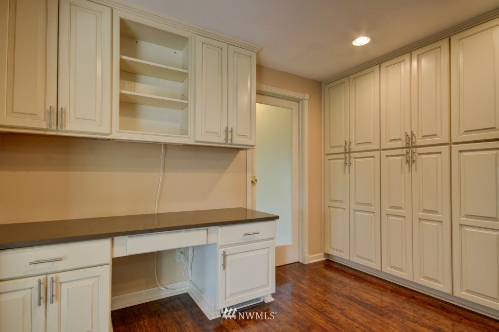 1913 Island View Road Oak Harbor, WA 98277 - Photo 6 of 25 Gallery Image 6