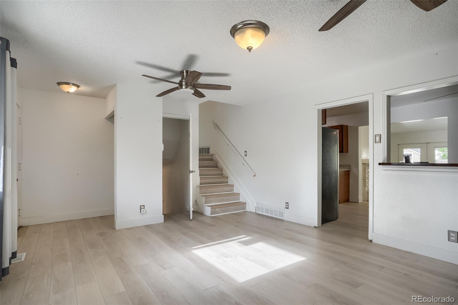 5542 Sable Street Denver, CO 80239 - Photo 3 of 25