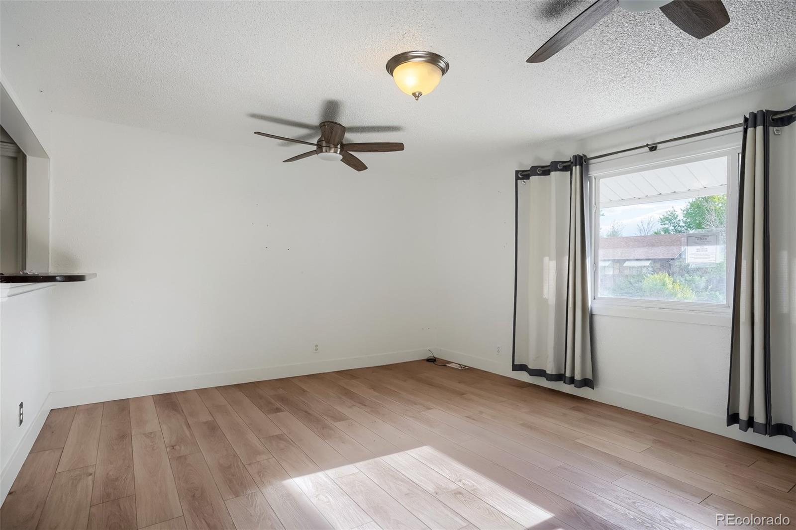 5542 Sable Street Denver, CO 80239 - Photo 4 of 25
