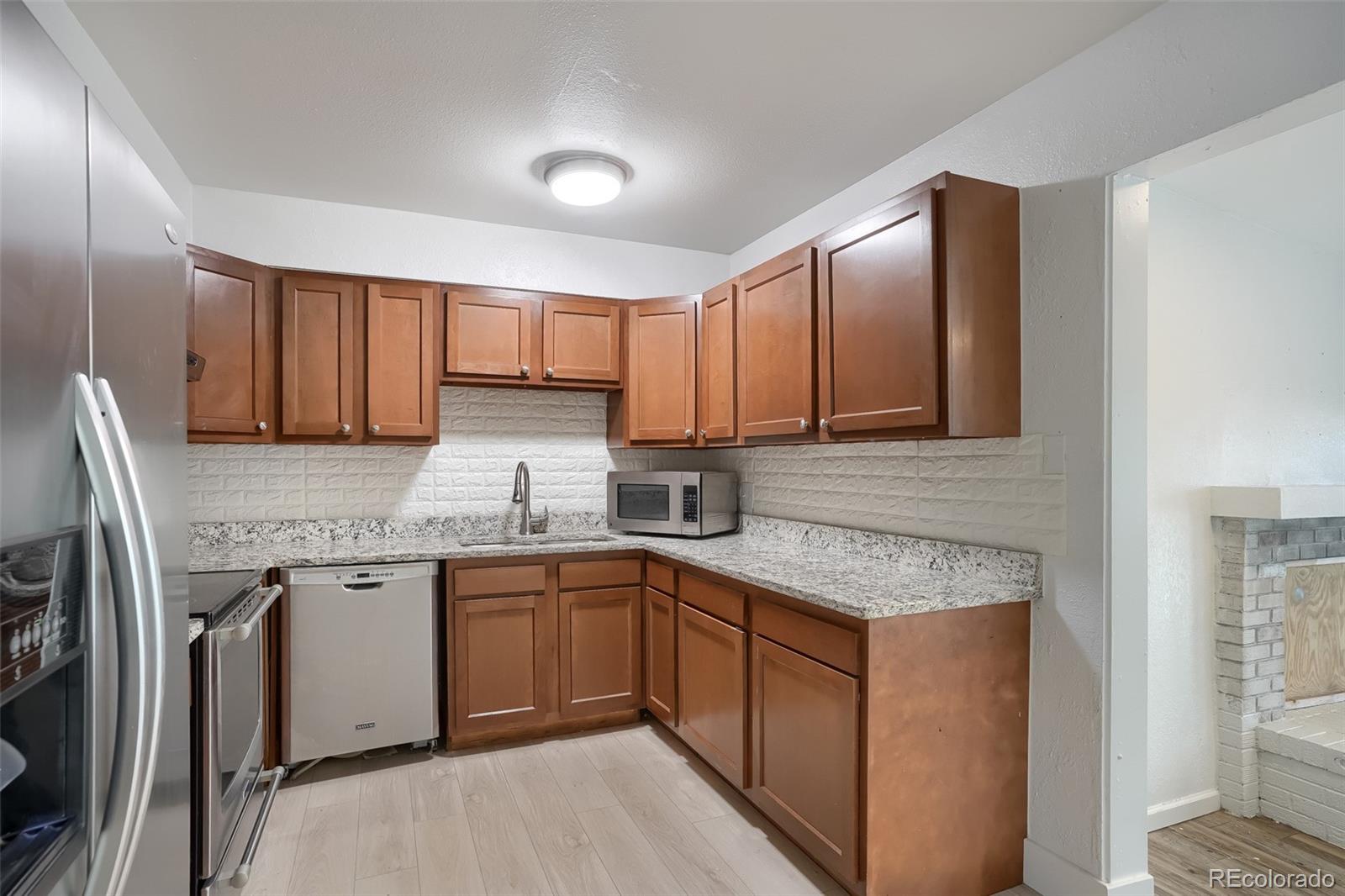 5542 Sable Street Denver, CO 80239 - Photo 7 of 25