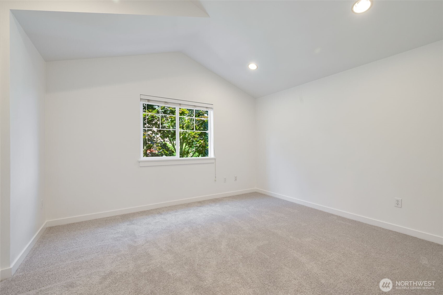 935 North 97th Street, Unit B Seattle, WA 98103 - Photo 25 of 37