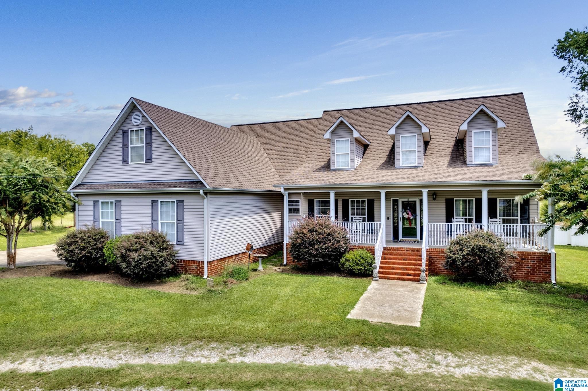 903 Pinewood Avenue Bessemer, AL 35023 - Photo 2 of 45