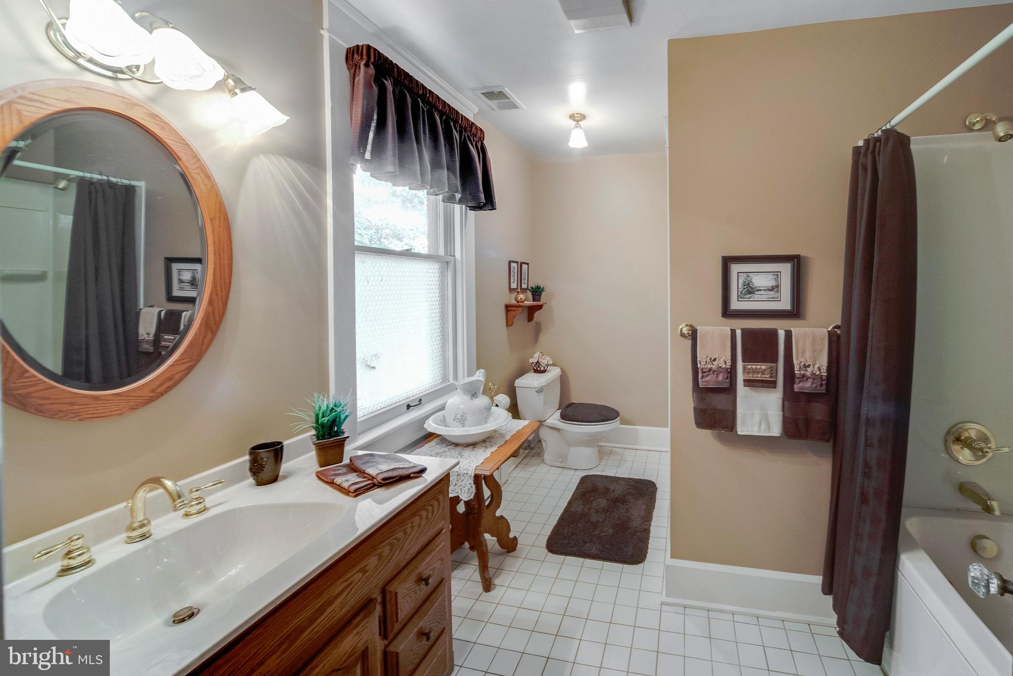 4301 Federal Hill Road Street, MD 21154 - Photo 28 of 85 Hall Bathroom on Second Level in Main House