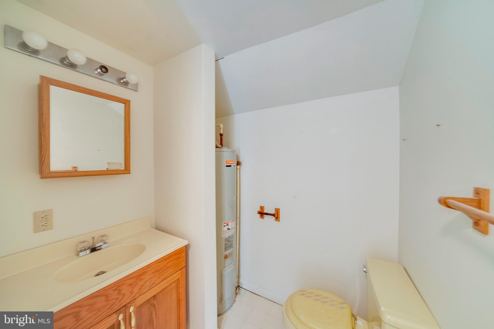 4301 Federal Hill Road Street, MD 21154 - Photo 79 of 85 Bathroom in Guest House