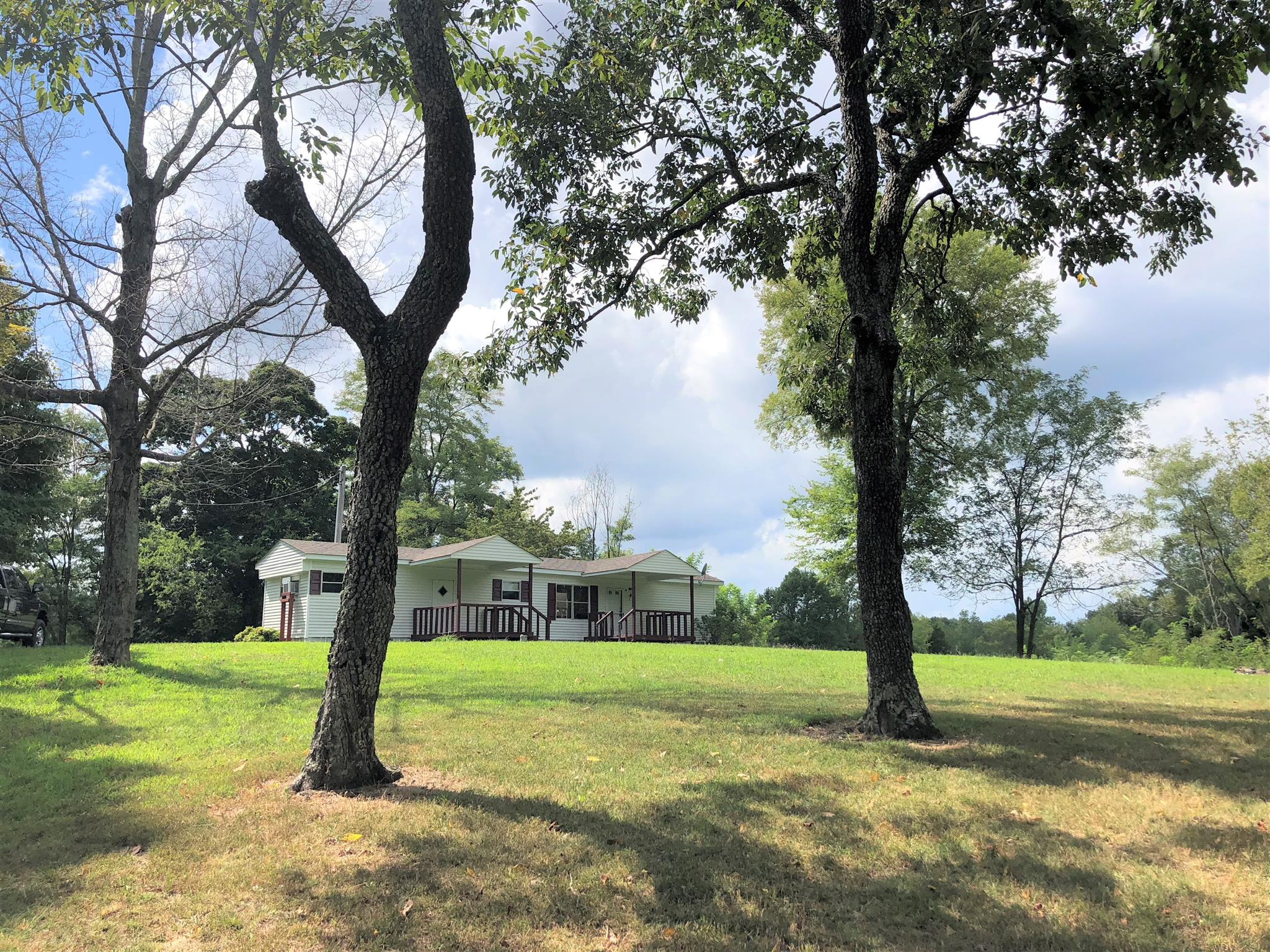 1560 Reese Road Bethpage, TN 37022 - Photo 7 of 22 a view of a tree in a park