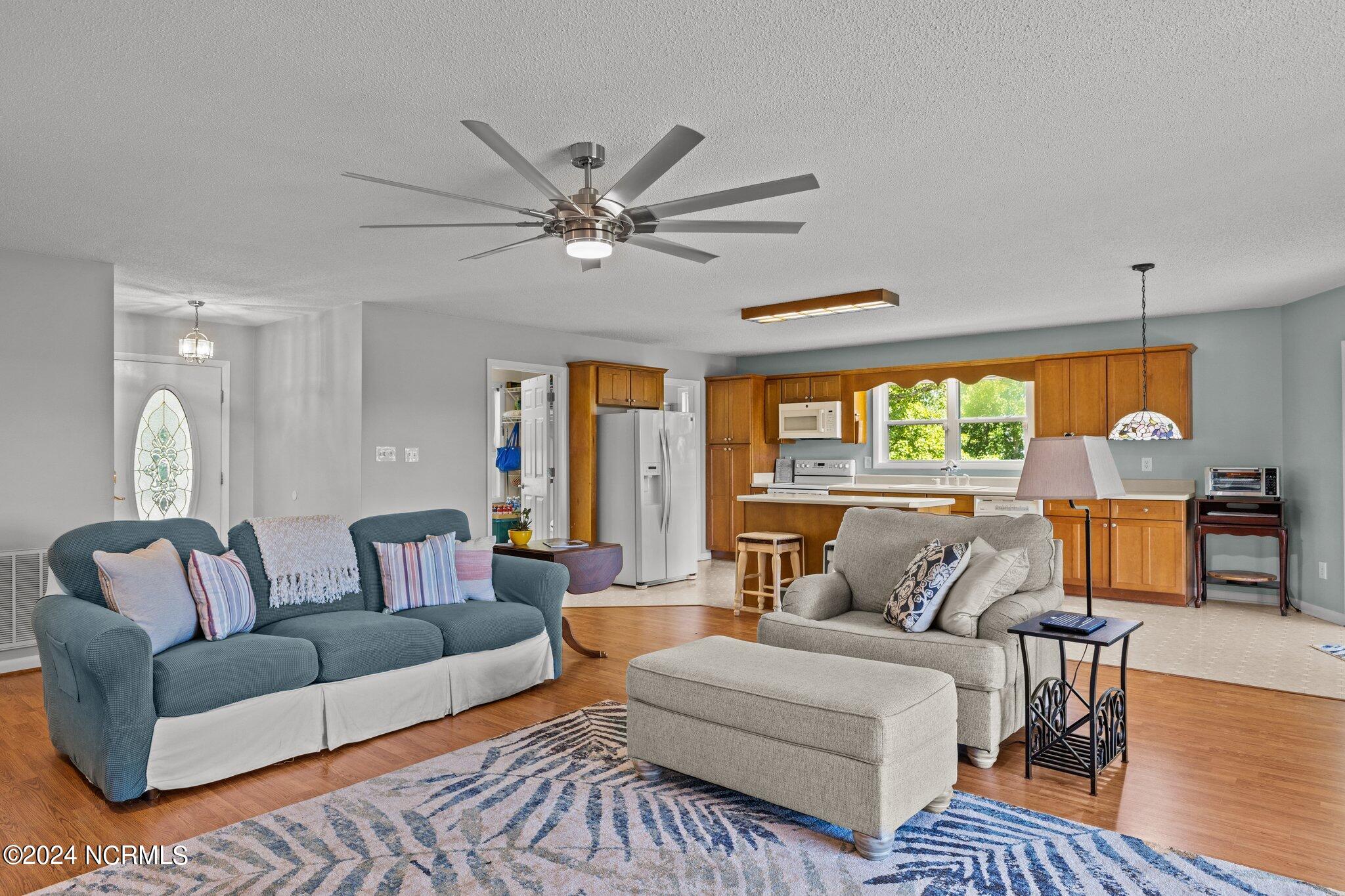 216 Oyster Lane Hubert, NC 28539 - Photo 14 of 80 Great Room