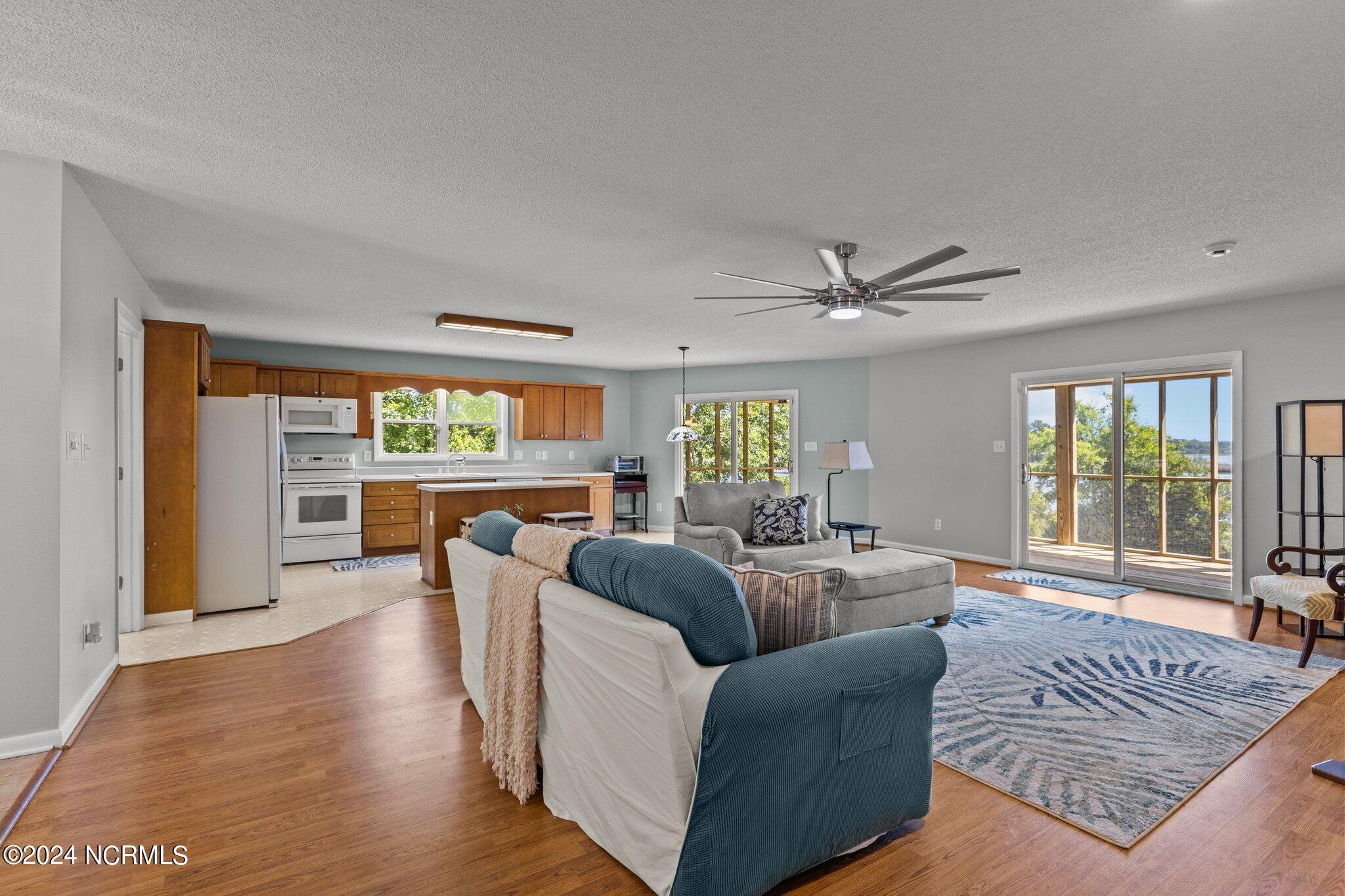 216 Oyster Lane Hubert, NC 28539 - Photo 15 of 80 Great Room