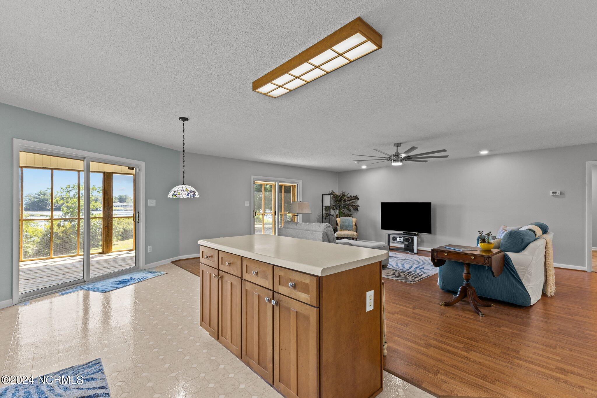 216 Oyster Lane Hubert, NC 28539 - Photo 16 of 80 Great Room