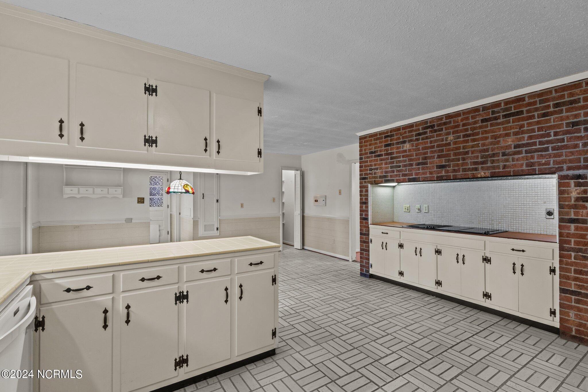 216 Oyster Lane Hubert, NC 28539 - Photo 39 of 80 Kitchen