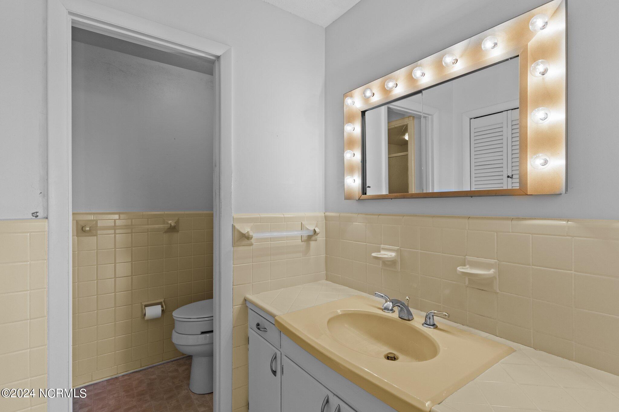 216 Oyster Lane Hubert, NC 28539 - Photo 53 of 80 4th Bath