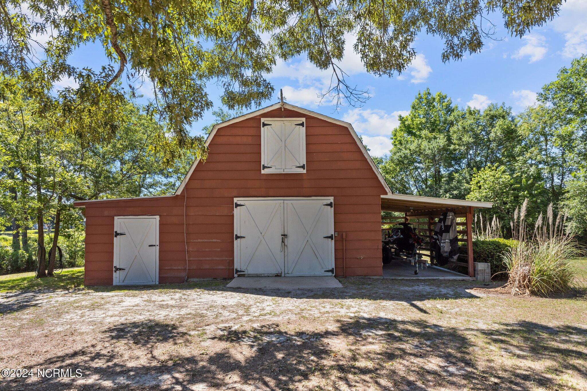 216 Oyster Lane Hubert, NC 28539 - Photo 67 of 80 Barn