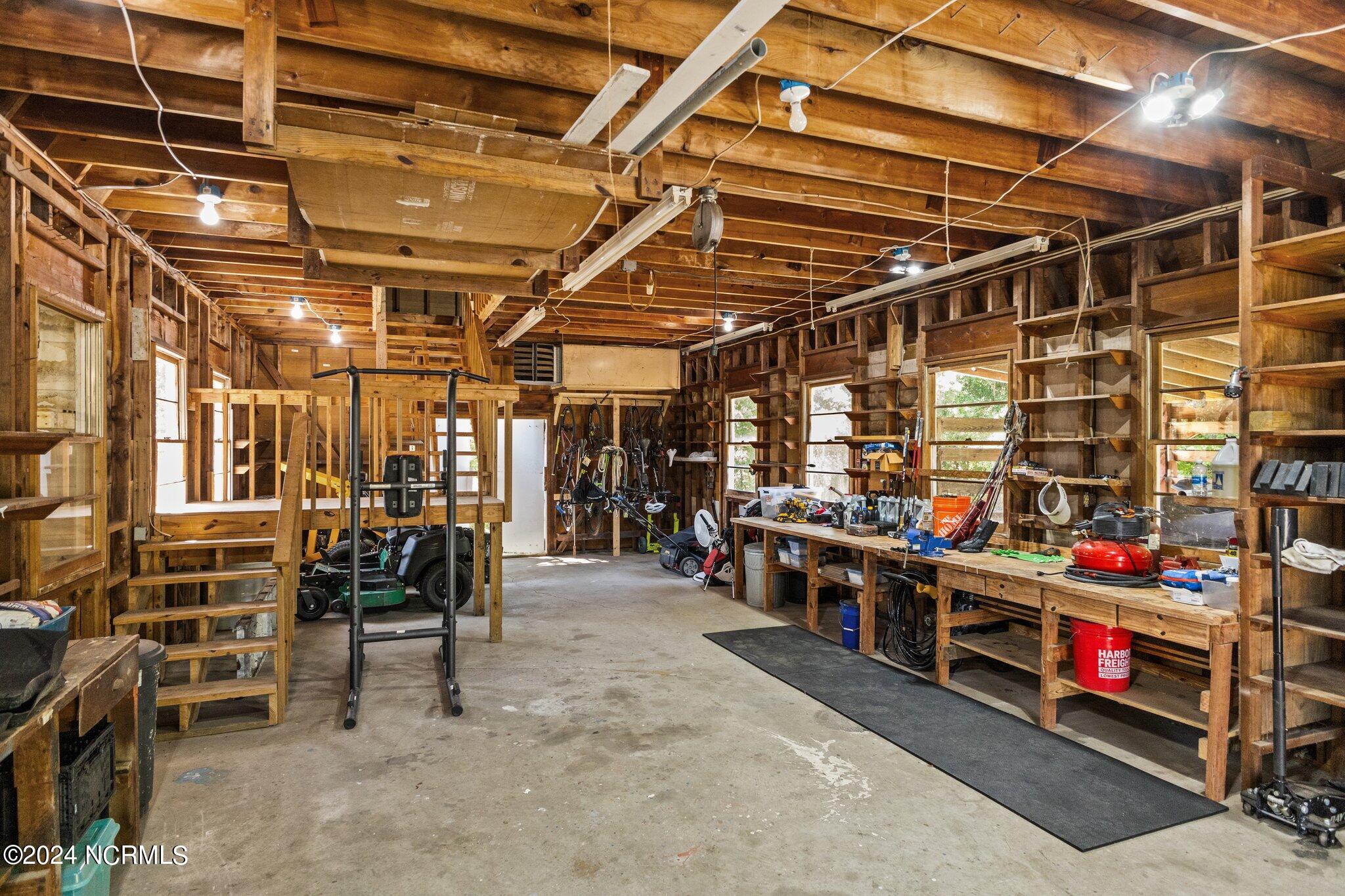 216 Oyster Lane Hubert, NC 28539 - Photo 68 of 80 Main Open Are of Barn