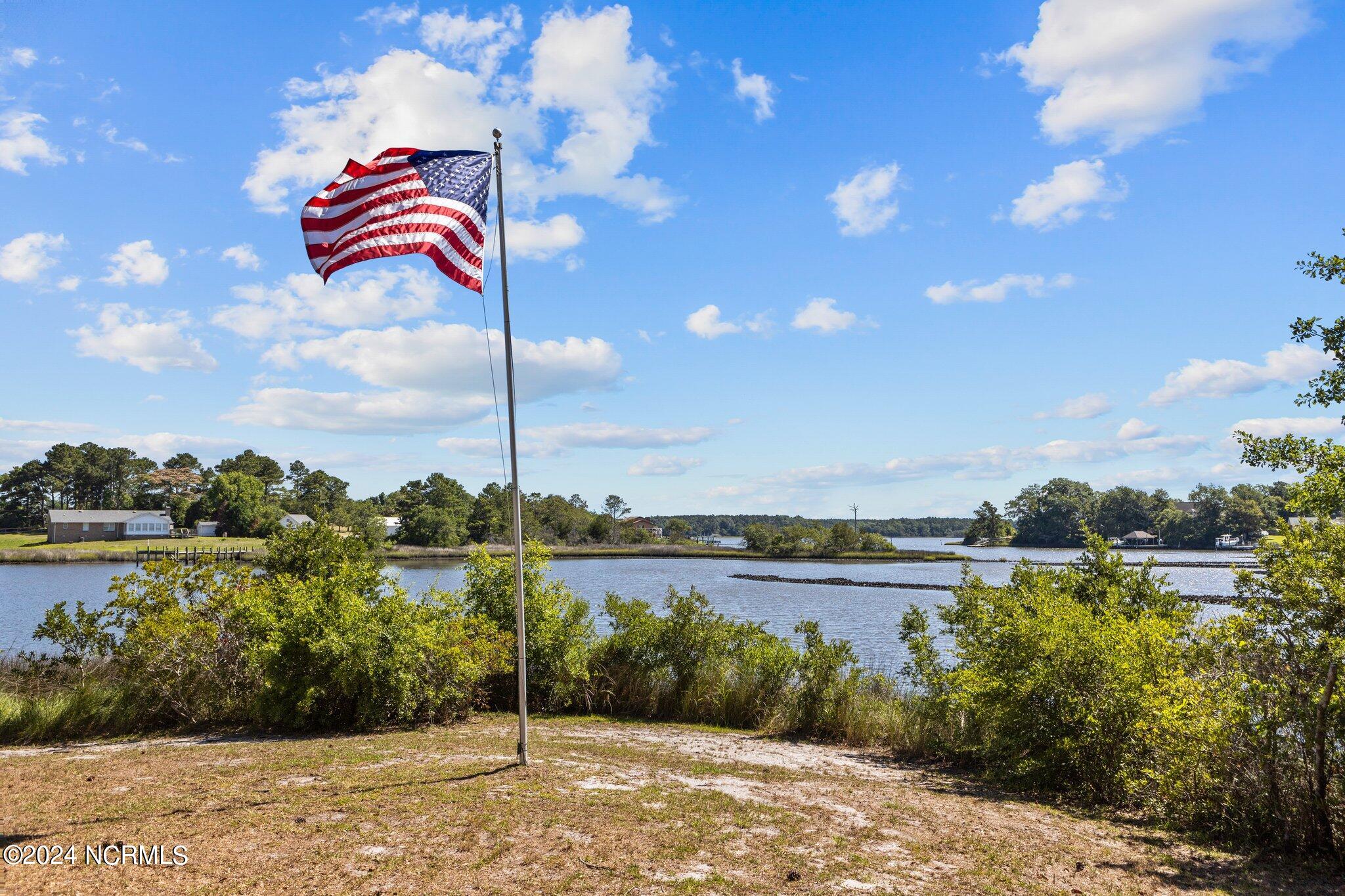 216 Oyster Lane Hubert, NC 28539 - Photo 10 of 80 Waterfront