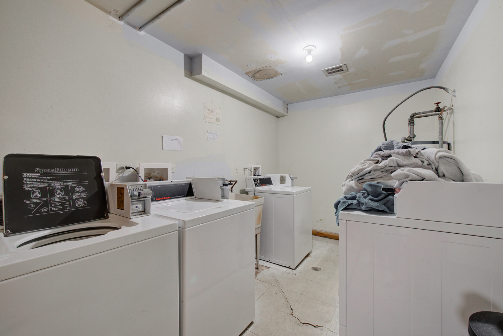 9708 Nottingham Avenue, Unit 5 Chicago Ridge, IL 60415 - Photo 14 of 16 a utility room with dryer and washer