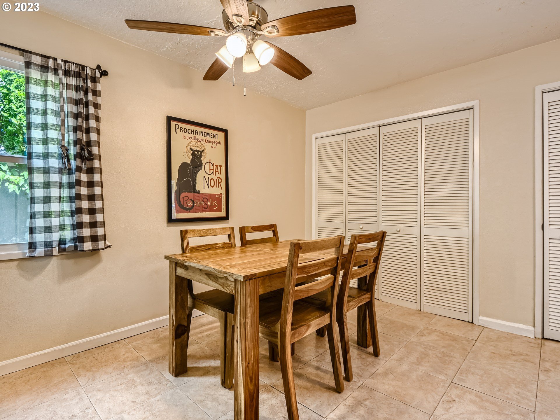 2546 Southeast 176th Place Portland, OR 97236 - Photo 7 of 24 a view of a dining room with furniture