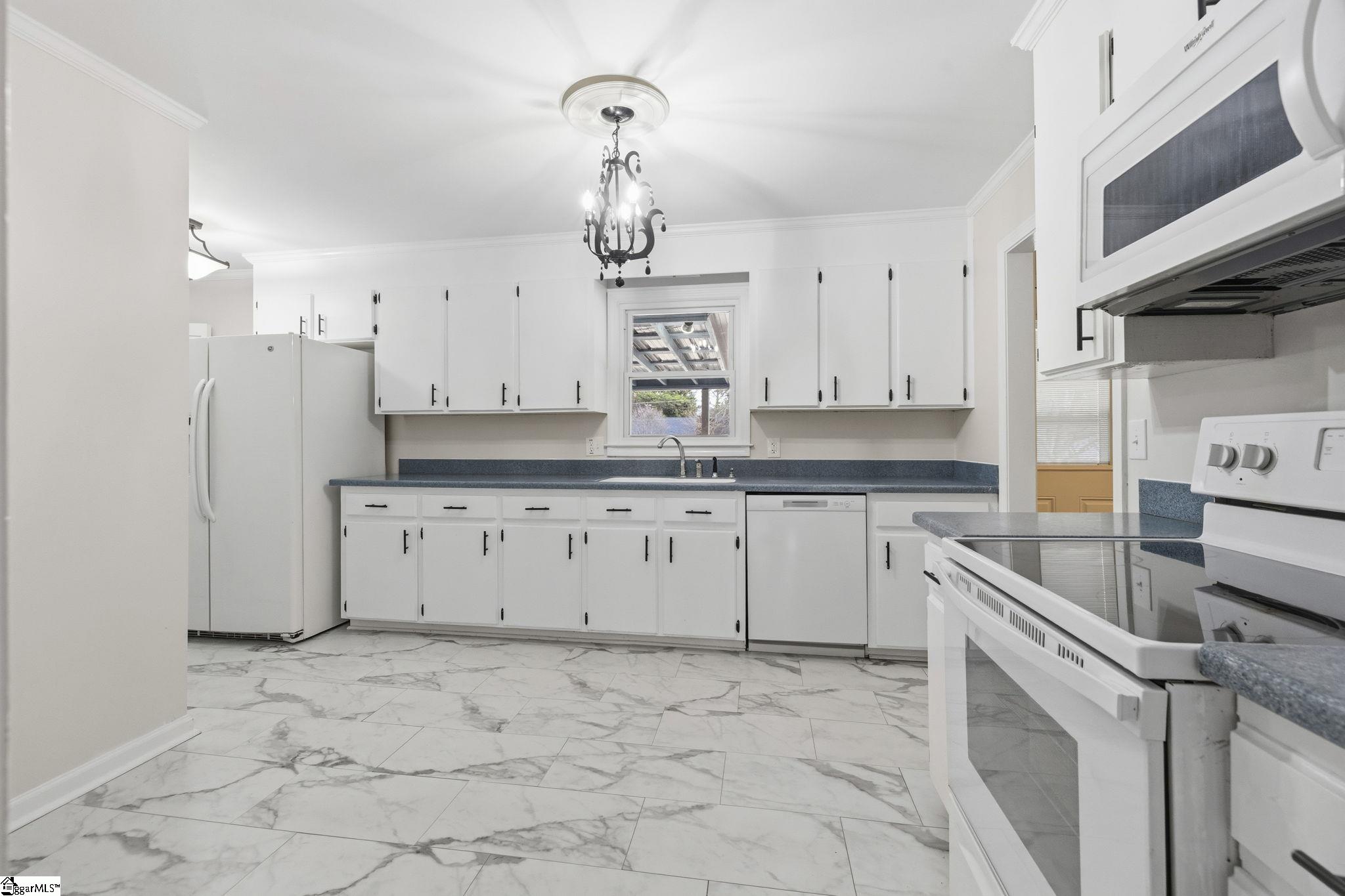 4208 Old Buncombe Road Greenville, SC 29617 - Photo 9 of 41 Gallery Image 9
